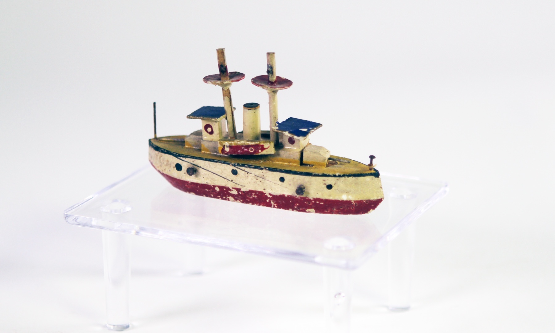 toy battleships that float