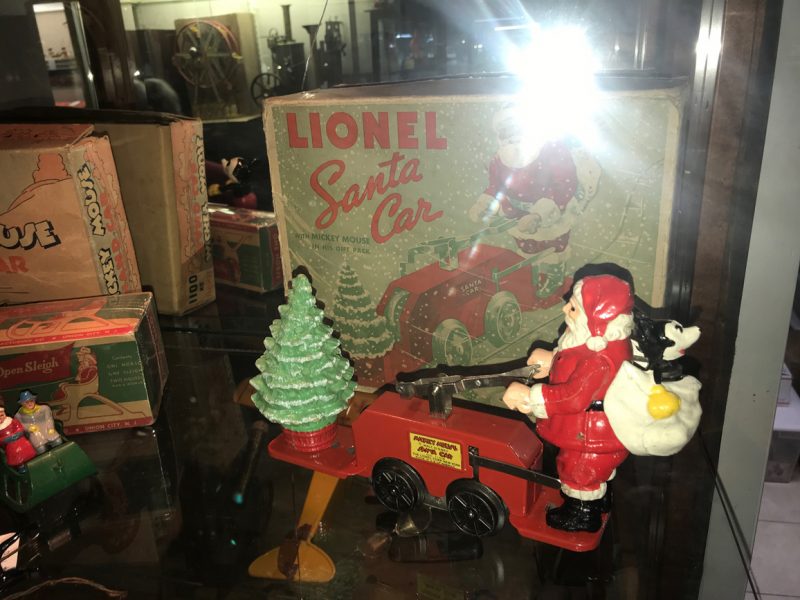 Lionel Santa Car with Walt Disney’s Mickey Mouse Tin Windup Hand Car Train No. 1105 in Original Box <FONT COLOR="ff000 ">*SOLD*</font> - Image 2