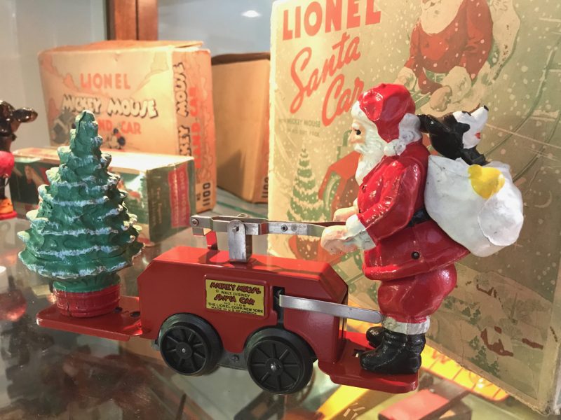 Lionel Santa Car with Walt Disney’s Mickey Mouse Tin Windup Hand Car Train No. 1105 in Original Box <FONT COLOR="ff000 ">*SOLD*</font> - Image 5