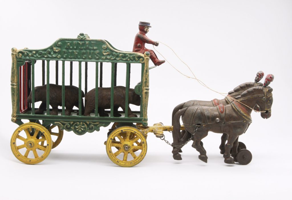 Hubley Circus Wagon with Bears *SOLD* - AntiqueToys.com - Antique Toys ...