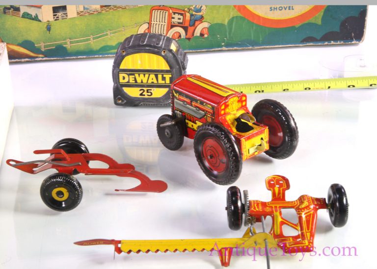 Marx Complete Farm Set with Mechanical Tractor *SOLD* - AntiqueToys.com ...