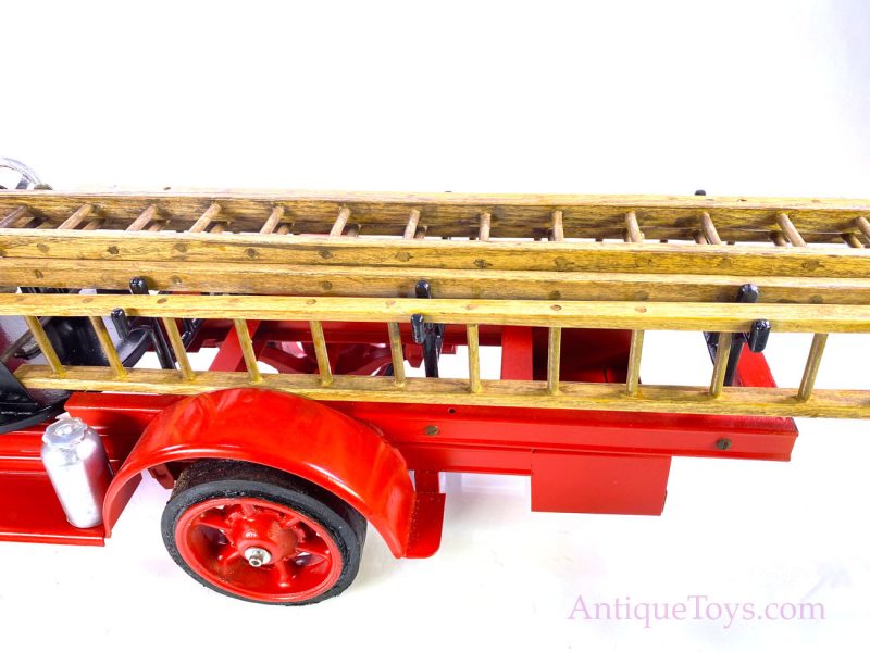 Kelmet “White” White Motor Co. “Big Boy” Pressed Steel BD7-25 Fire Engine Ladder Truck <FONT COLOR="ff000 ">*SOLD*</font> - Image 9