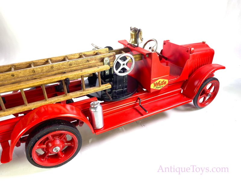 Kelmet “White” White Motor Co. “Big Boy” Pressed Steel BD7-25 Fire Engine Ladder Truck <FONT COLOR="ff000 ">*SOLD*</font> - Image 8