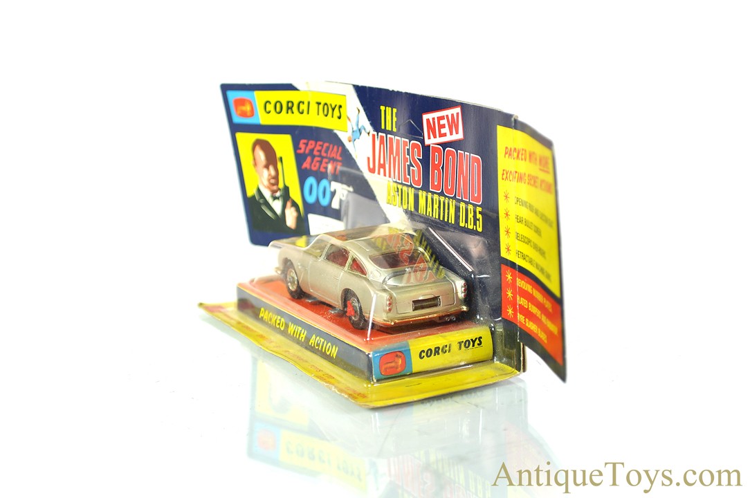 https://www.antiquetoys.com/wp-content/uploads/2021/09/corgi_007_jamesbond_astonmartindb5-6.jpg