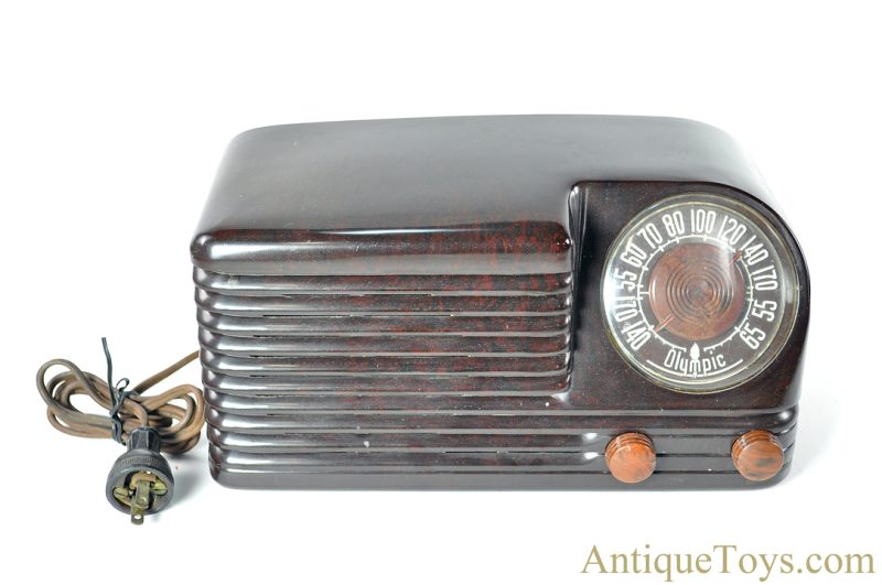 Olympic Radio ca. 1946 Model 6-501W-U Walnut Bakelite 5 Tube Radio <FONT COLOR="ff000 ">*SOLD*</font> - Image 7