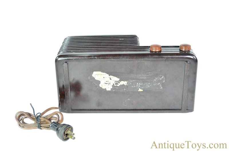 Olympic Radio ca. 1946 Model 6-501W-U Walnut Bakelite 5 Tube Radio <FONT COLOR="ff000 ">*SOLD*</font> - Image 5