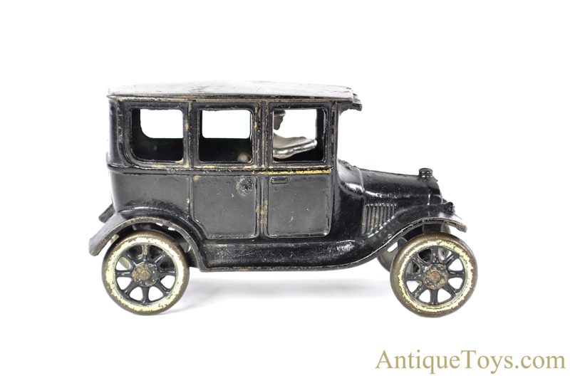 Arcade ca. 1920s Cast Iron Ford Model T "Fordor Sedan" <FONT COLOR="ff000 ">*SOLD*</font> - Image 2