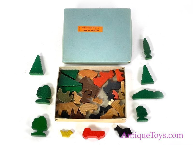 Vintage ca. 1960 Dutch Wooden Toy Figures for Sale