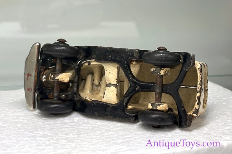 Arcade Toys Cast Iron Ambulance <FONT COLOR="ff000 ">*SOLD*</font> - Image 3